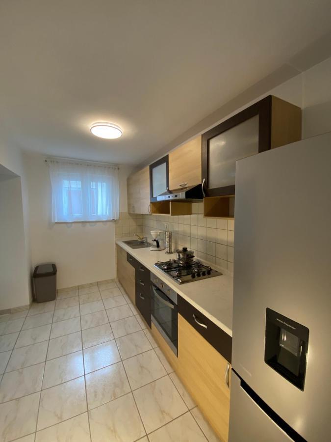Comfy Apartment In A Quiet Neighborhood 希贝尼克 外观 照片