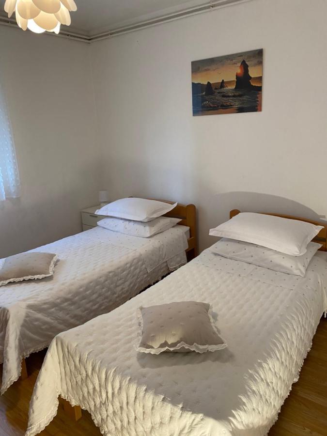 Comfy Apartment In A Quiet Neighborhood 希贝尼克 外观 照片