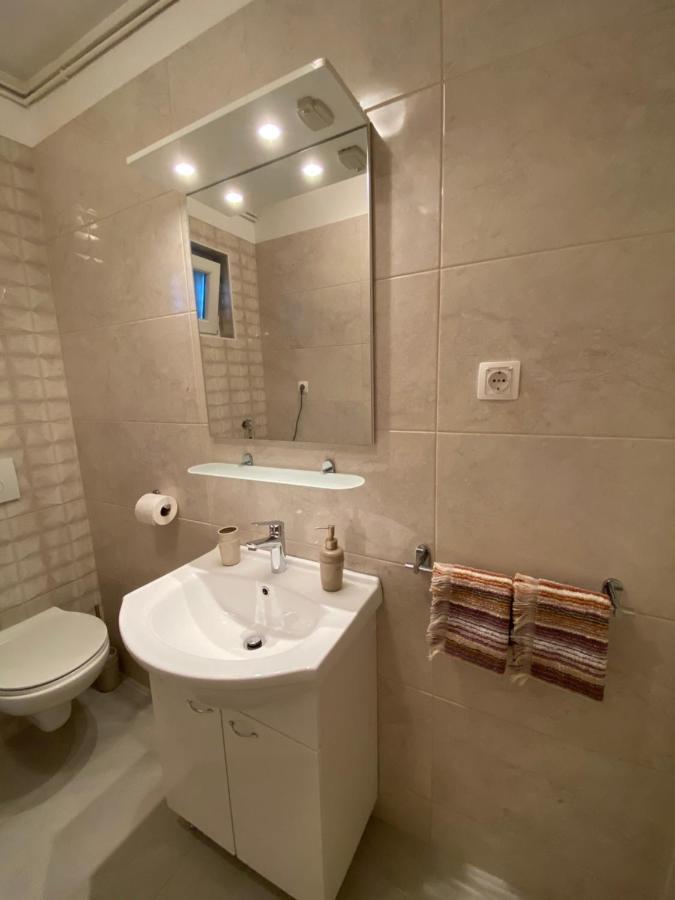 Comfy Apartment In A Quiet Neighborhood 希贝尼克 外观 照片